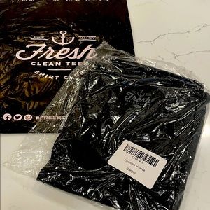 NWT Men’s Fresh Clean Tees Charcoal V-Neck